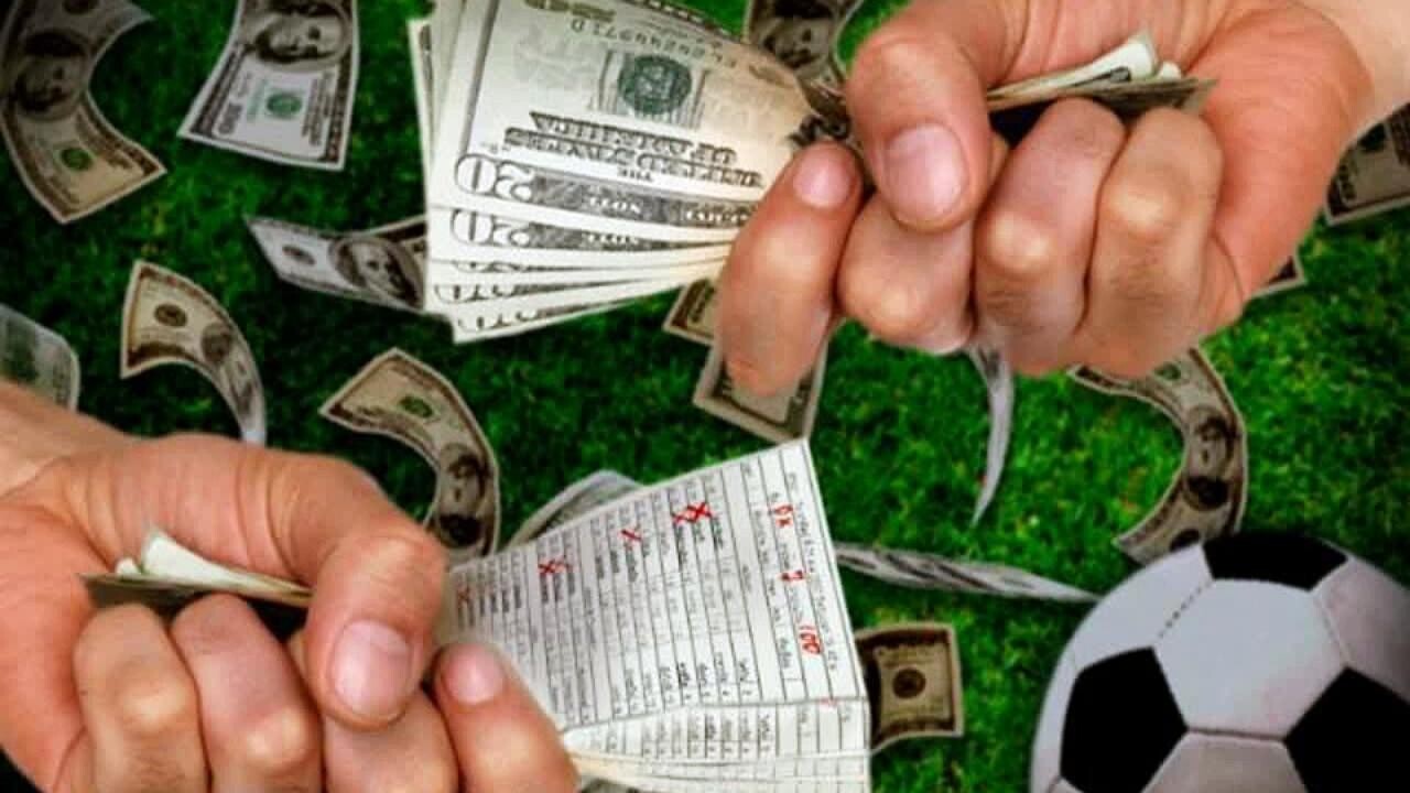 Trước khi xuống tiền cược bạn cần theo dõi kỹ biến động của kèo