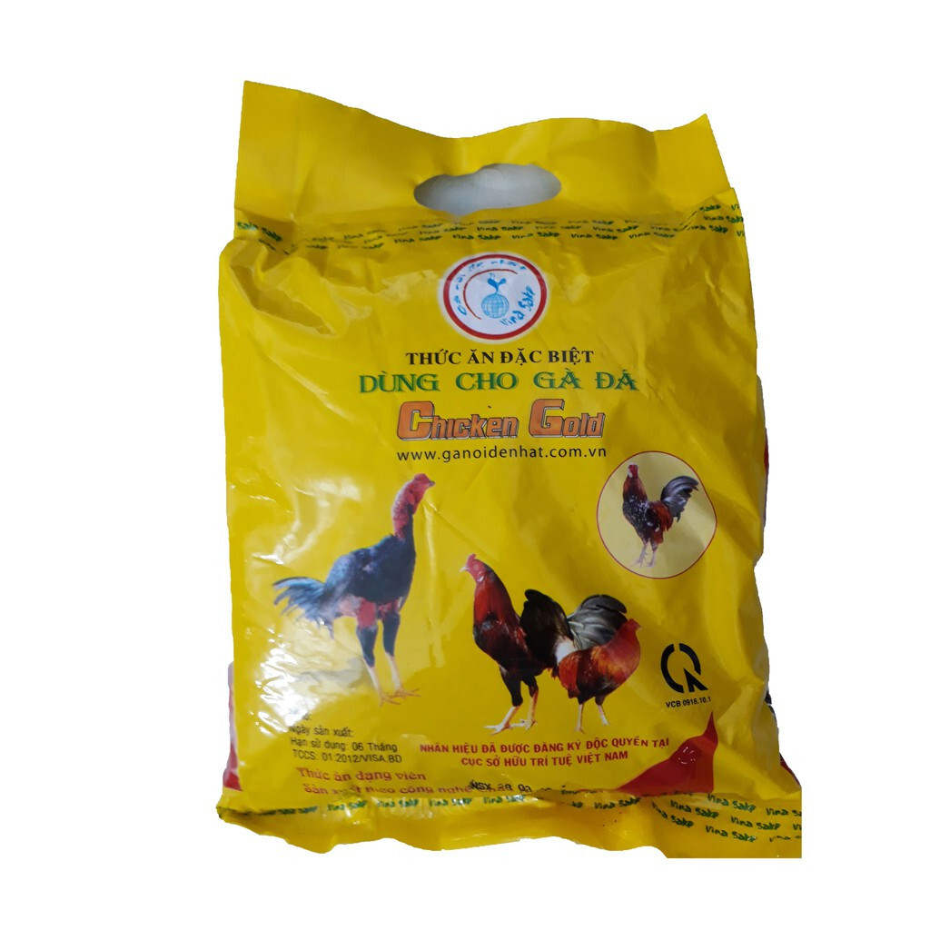 Thức ăn công nghiệp cung cấp đầy đủ chất dinh dưỡng cần thiết cho gà chọi